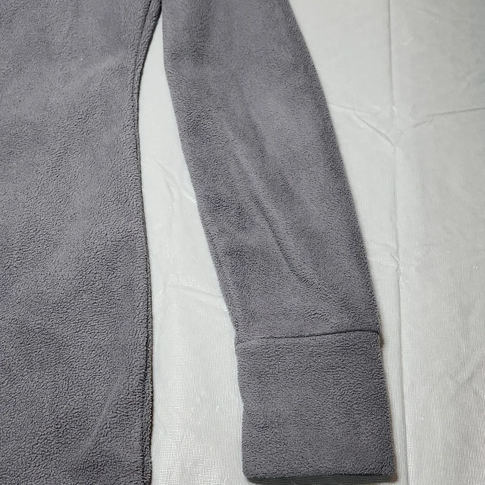 Zip-up Bench Sweater - Picture 14 of 16